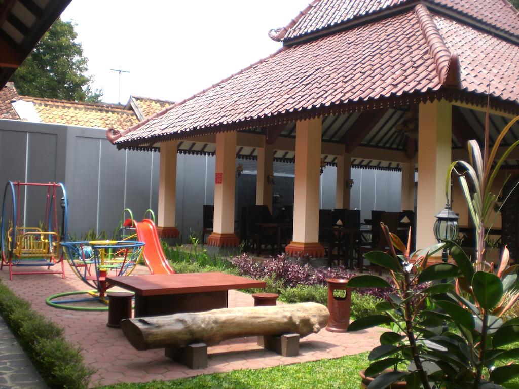 3C Familia Residence Yogyakarta Esterno foto