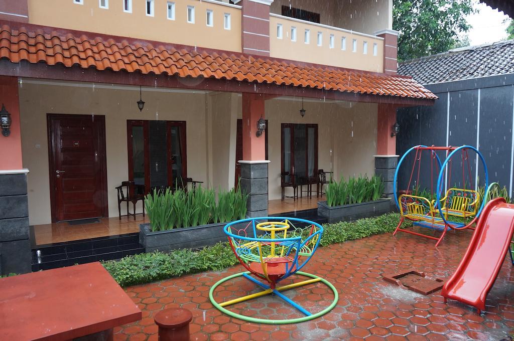 3C Familia Residence Yogyakarta Esterno foto